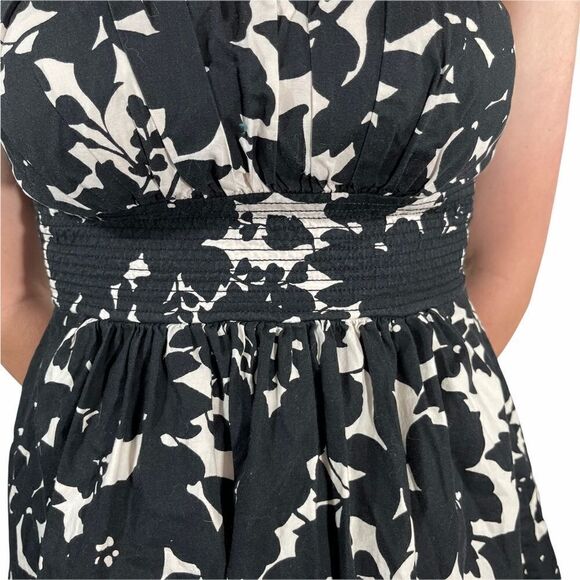 B. Smart Black and White Floral Fit & Flare Dress - Picture 9 of 9
